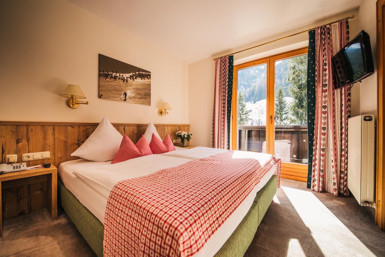 Hotel Dr Otto Murr B&B سانكت أنتون ام ارلبرغ المظهر الخارجي الصورة
